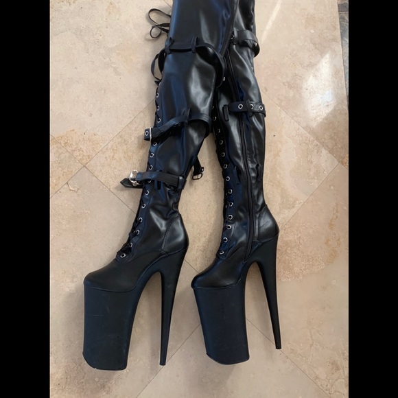 10 inch thigh high boots
